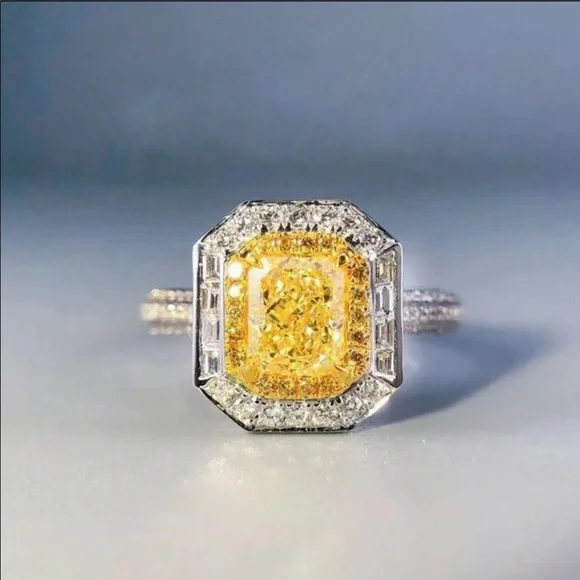 925 Sterling Silver 1.25 Carat Citrine & White Sapphires Ring size 8 - Picture 1 of 4